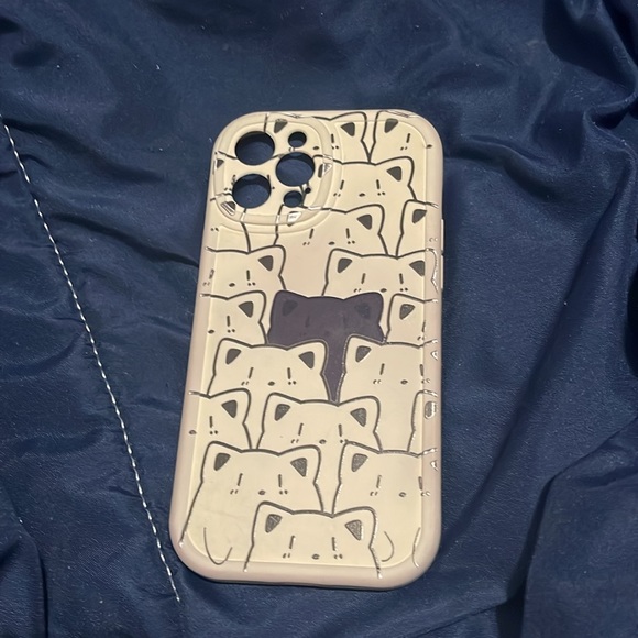 iphone 12 pro max phone casing (comes together) - Picture 4 of 4